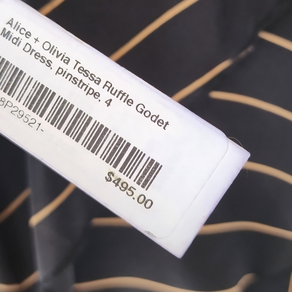 NWOT Alice and Olivia Tessa Runway  Black Striped Dress Size 40. 4. Small - Picture 9 of 12